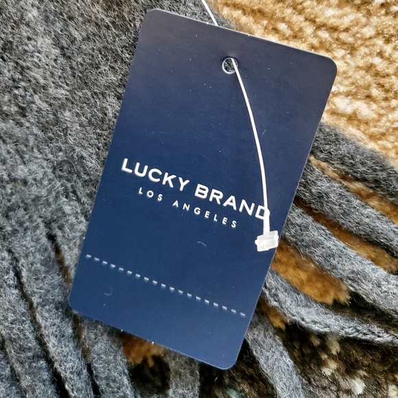 LUCKY BRAND Gray Scarf - Size 69 x 15 (NWT) - Picture 6 of 10